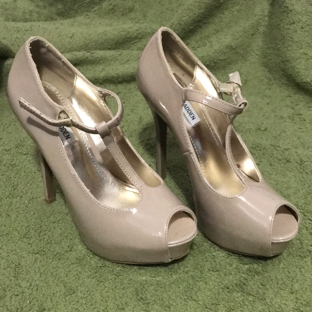 Steve Madden nude pumps